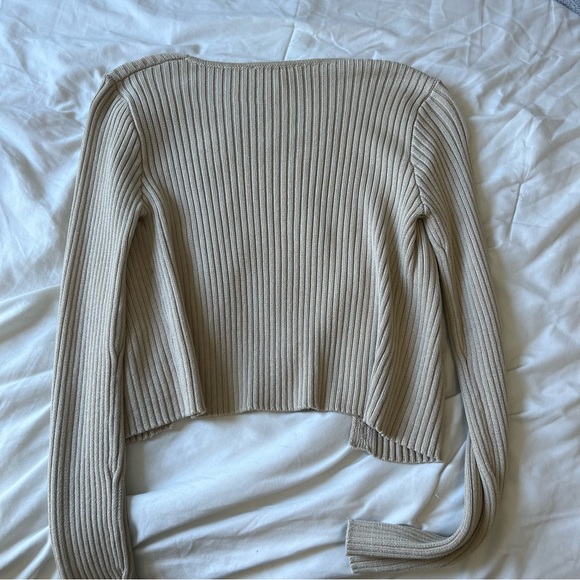 Light green button up sweater - Picture 3 of 7